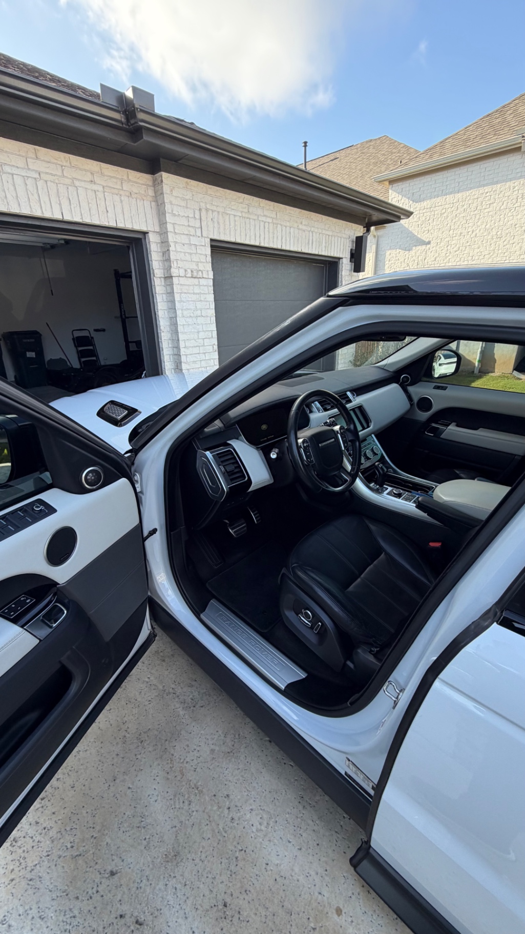Range Rover Sport — black leather interior refreshed